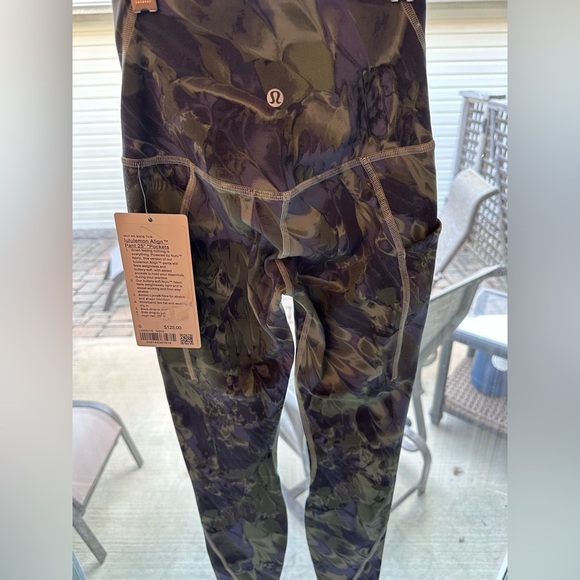 Lululemon Align High-Rise Pant with Pockets 25"
NOUVEAU MARBLE Palm Cour… - Picture 5 of 9